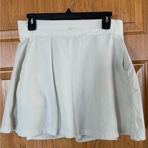 Woman’s Nike golf skirt size large